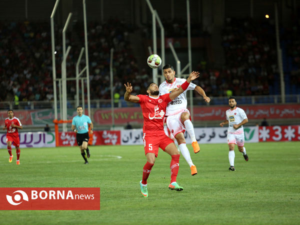 بازی تیم های پدیده مشهد و پرسپولیس تهران