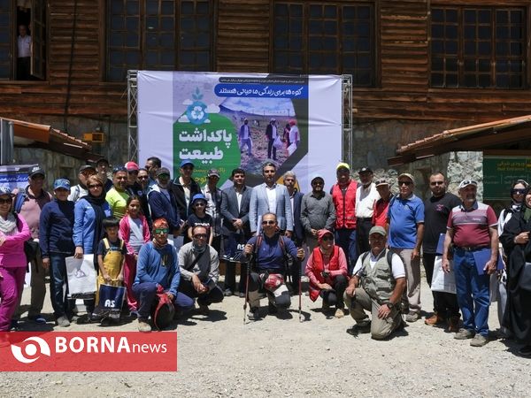 پاکسازی پیست اسکی توچال