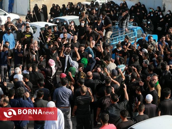 تشییع کارگران متروپل در آرامستان جُرف