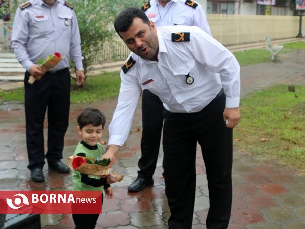 تجلیل از آتش نشانان لاهیجان در  روز خانه علی ابن ابیطالب