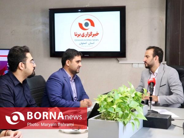 بازدید مدیرکل ورزش و جوانان استان اصفهان از خبرگزاری برنا به مناسبت روز خبرنگار 