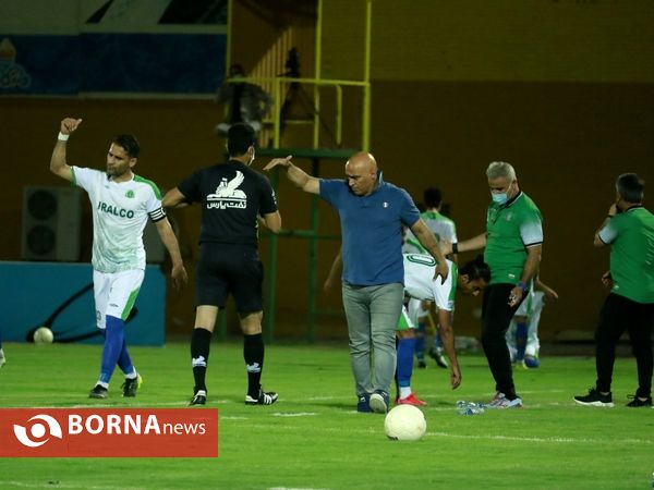 حاشیه دیدار تیم های فوتبال صنعت نفت و آلومینیوم