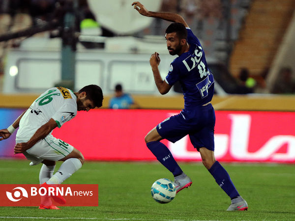 دیدار تیم های فوتبال استقلال تهران - ذوب آهن اصفهان