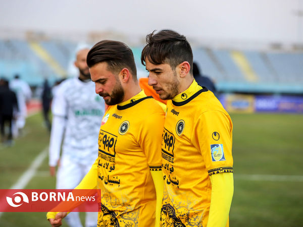 در حاشیه دیدار تیم های فوتبال آلومینیوم  - سپاهان