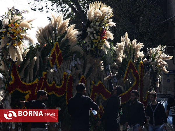 تعزیه گردانی در خیابان کارون تهران