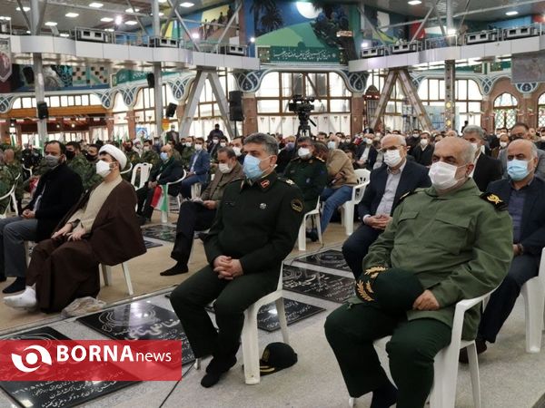 مراسم گلباران گلزار شهدای رشت به مناسبت آغاز دهه فجر