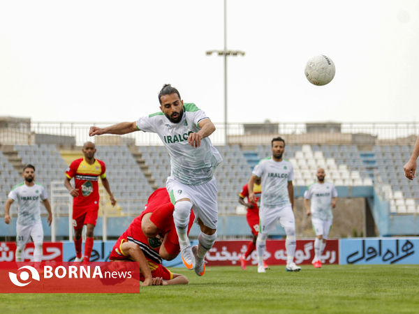 دیدار تیم‌های فوتبال آلومینیوم اراک - فولاد خوزستان
