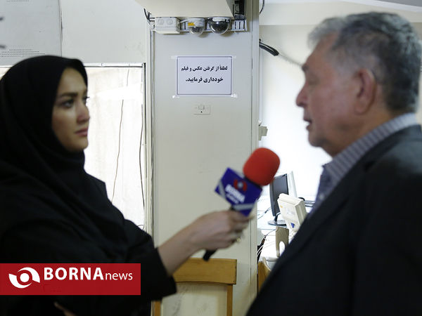 بازدید سرزده وزیر صنعت ،معدن و تجارت از مرکز پاسخگویی به مراجعین