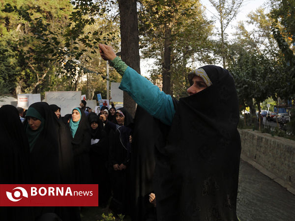 تجمع دانشجویی در اعتراض به فاجعه انسانی میانمار