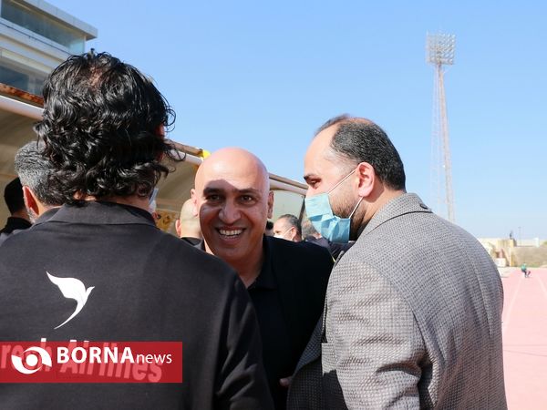 در حاشیه دیدار تیم های فوتبال صنعت نفت - نساجی