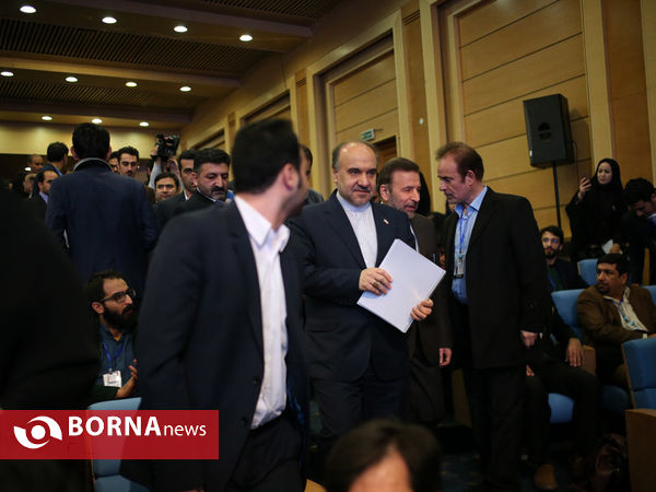 هم اندیشی صمیمانه جوانان با دولت
