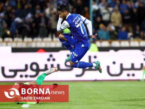دیدار تیم های استقلال تهران - ذوب آهن اصفهان