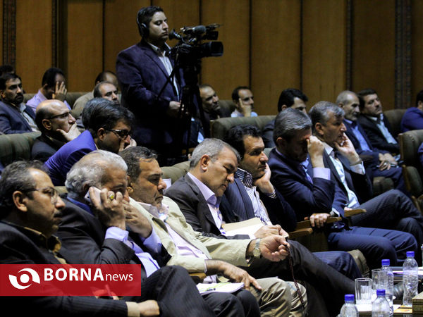 جلسه اقتصاد مقاومتی با حضور  معاون اول رییس جمهور در شیراز