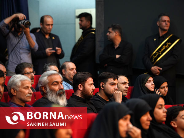  آیین برافراشتن پرچم عزای حسینی برفراز بلندترین سکوی پرچم ایران
