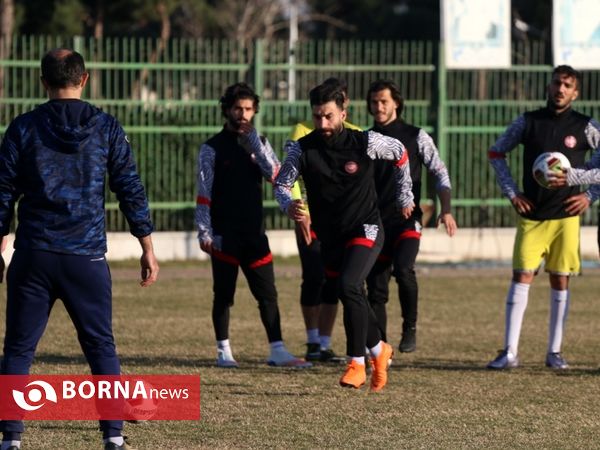 تمرینات نیم فوتبال سپیدرود رشت در تهران