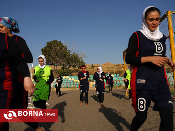 مسابقات هندبال ساحلی بانوان