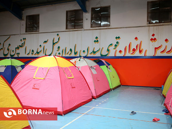 اسکان سیل زدگان خوزستانی در ورزشگاه تختی اهواز