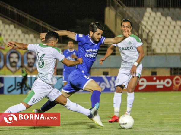 دیدار تیم های فوتبال آلومینیوم اراک-استقلال تهران
