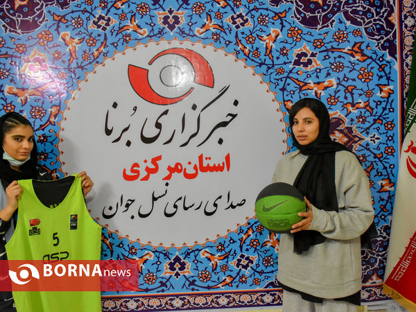 حضور  کادر فنی و بازیکنان تیم بسکتبال بانوان آینده سازان اراک در دفتر خبرگزاری برنا