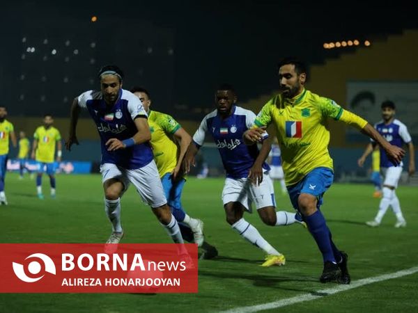 دیدار تیم های فوتبال صنعت نفت - استقلال