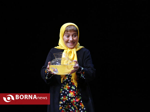 نمایش  خروس می خواند