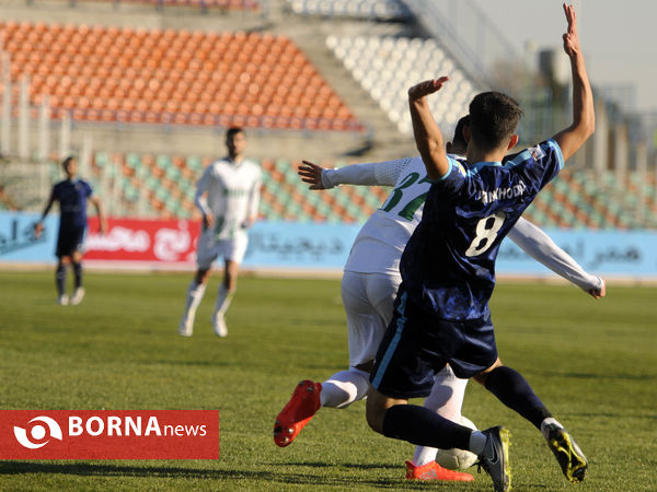 دیدار تیم های فوتبال پیکان- آلومینیوم اراک