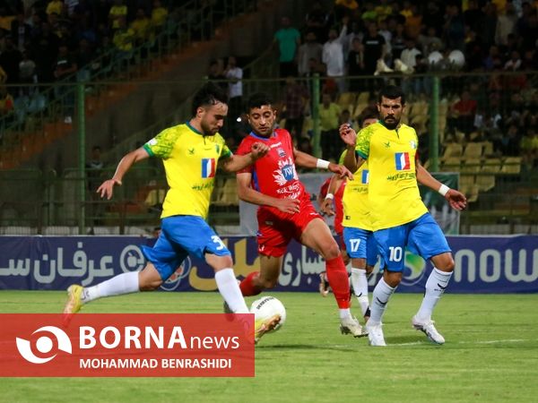 دیدار تیم های فوتبال صنعت نفت - نساجی