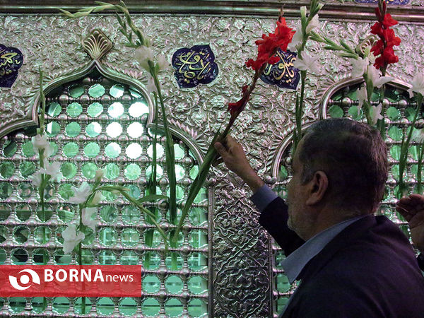 نقاره زنی و گلباران درشاهچراغ(ع)