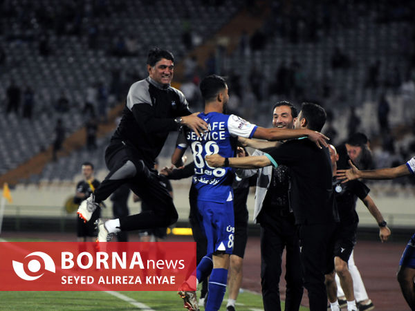 دیدار تیم های فوتبال استقلال 7 تراکتور 1