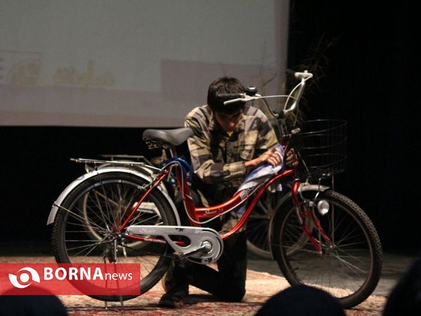 نشست نمایش، نقد و بررسی فیلم‌  «آژانس دوچرخه»
