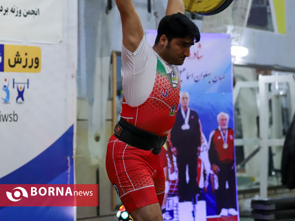 مسابقات وزنه برداری کارگران