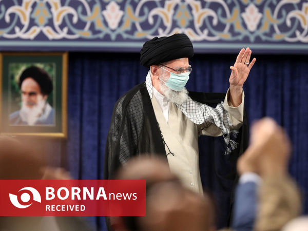 دیدار صدها نفر از مردم استان اصفهان با مقام معظم رهبری