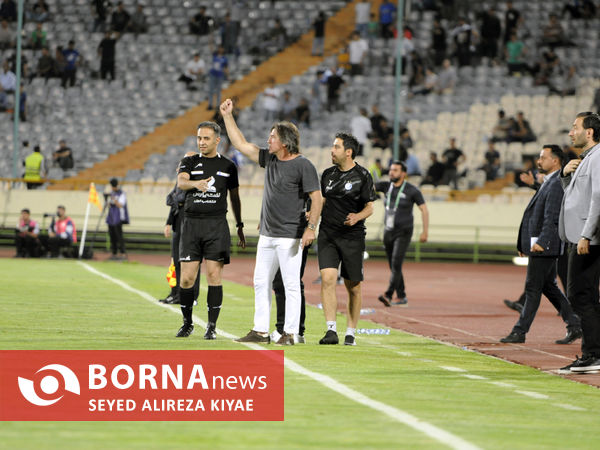 دیدار تیم های فوتبال استقلال 7 تراکتور 1