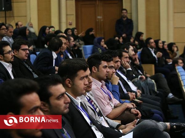 هم اندیشی صمیمانه جوانان با دولت