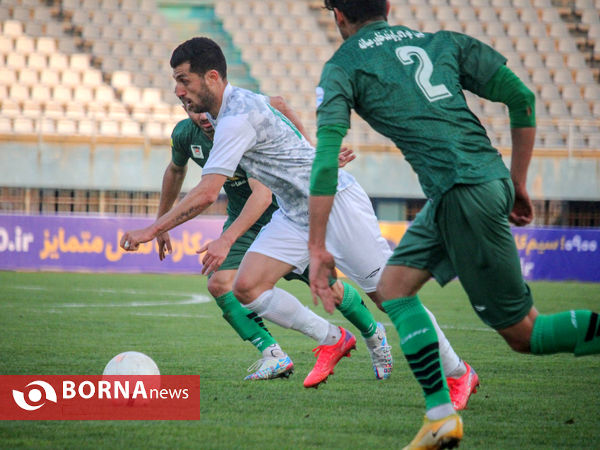 دیدار تیم های فوتبال آلومینیوم اراک-ذوب آهن اصفهان