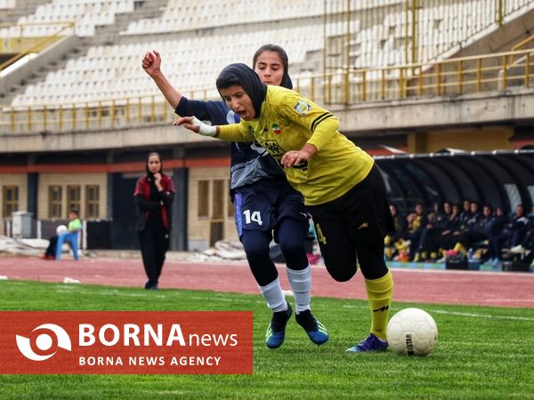 دیدار تیم های فوتبال سپاهان و پیکان البرز