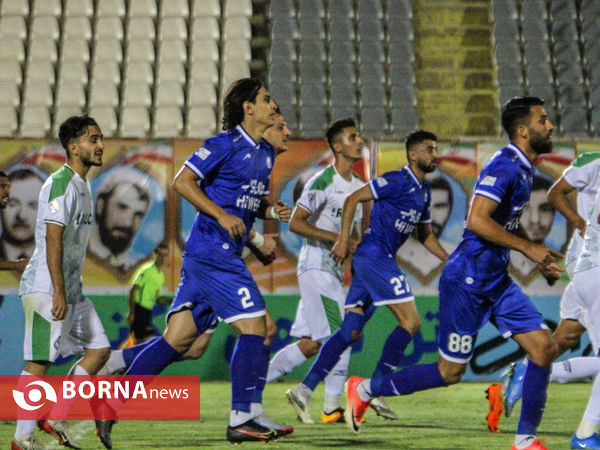 دیدار تیم های فوتبال آلومینیوم اراک-استقلال تهران