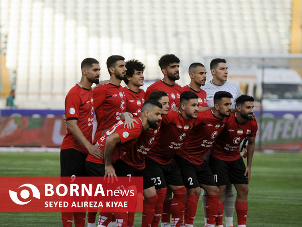 دیدار تیم های فوتبال استقلال 7 تراکتور 1