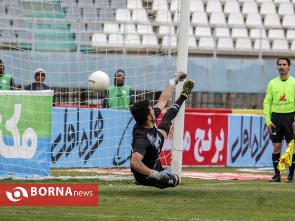 دیدار تیم های فوتبال آلومینیوم اراک - هوادار تهران