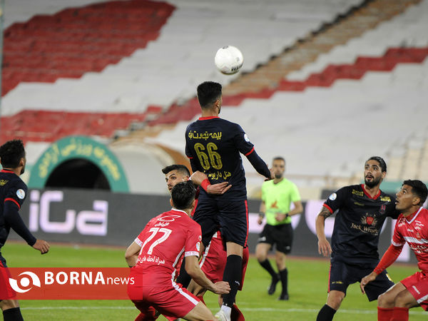 دیدار تیم های فوتبال پرسپولیس - نساجی