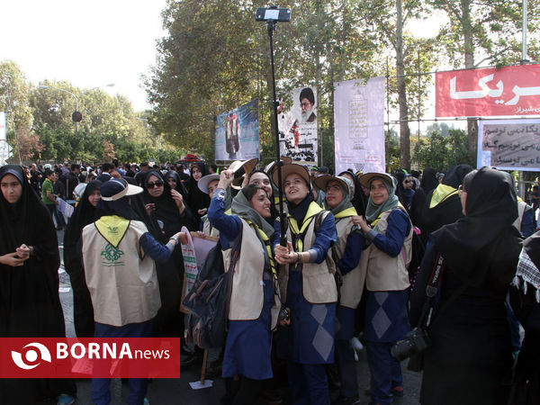 راهپیمایی دانش آموزان، دانشجویان و مردم فارس در یوم الله 13 آبان