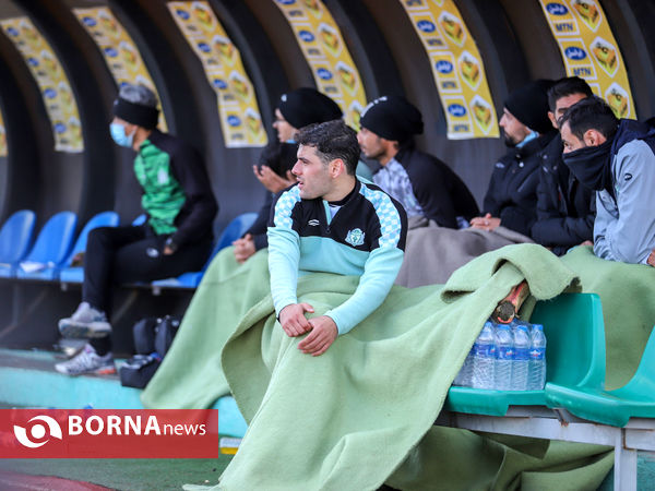 دیدار تیم‌های فوتبال آلومینیوم اراک _ فجر شهید سپاسی شیراز