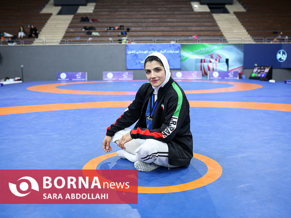 سپیده بابایی-۳۳ ساله ، از قائم شهر، عضو تیم ملی کشتی آلیش