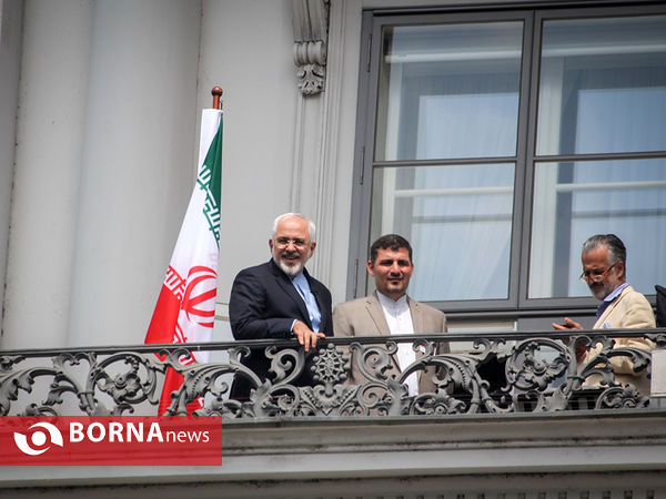 محمد جواد ظریف در بالکن هتل کوبورگ