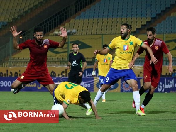 دیدار تیم های فوتبال صنعت نفت - پدیده