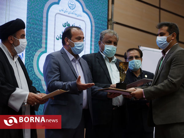 مراسم تجلیل از برگزیدگان ملی فارس در بخش کشاورزی