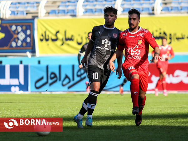 دیدار تیم های شهرخودرو مشهد و مس رفسنجان