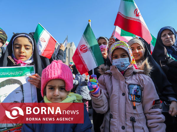 حضور پر شور و نشاط کودکان و نوجوانان در راهپیمایی ۲۲ بهمن