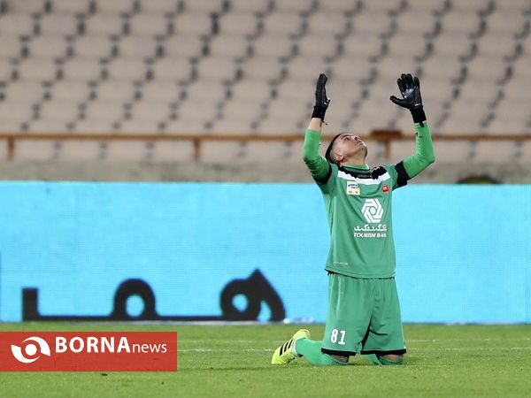 دیدار تیم های فوتبال  پرسپولیس - ماشین‌سازی