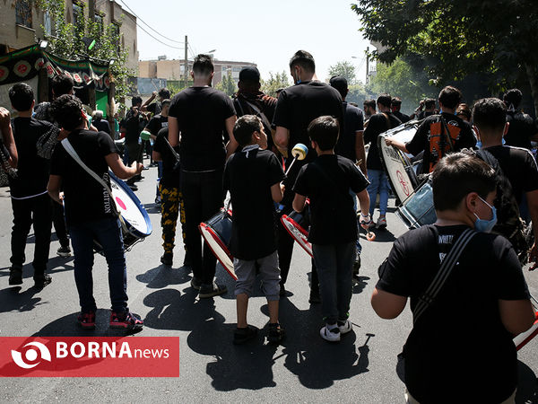 عزاداری روز تاسوعا در میدان 13 آبان